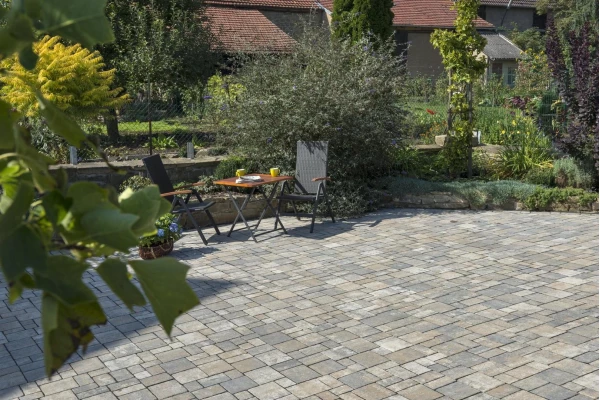 KANN Pavé déco Via Leano calcaire coquillier nuancé vieilli pose linéaire, épaisseur 8 cm