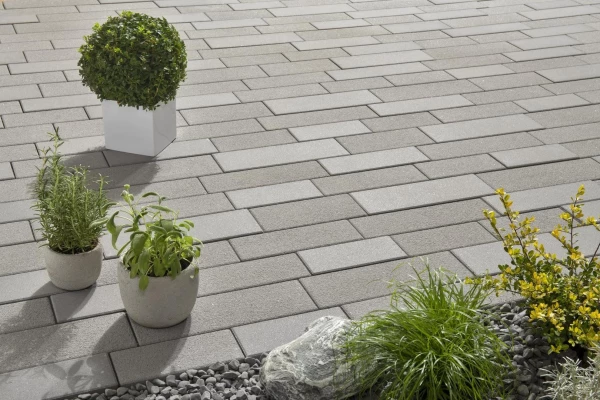 KANN Pavé déco Adina gris grenaillé pose linéaire, ép. 8 cm