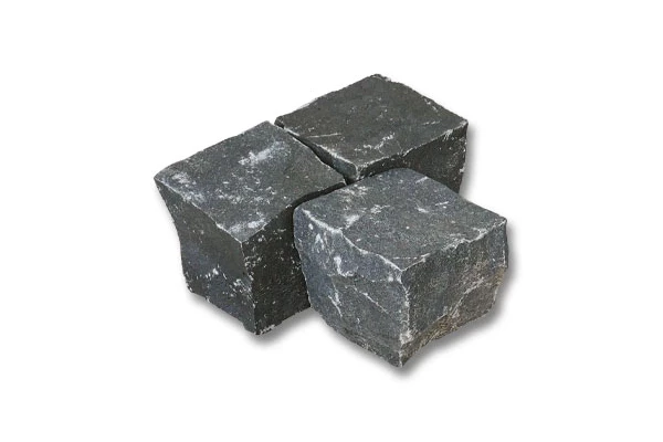 CUBIK - Pavés basalte noir 10x10x8 clivés