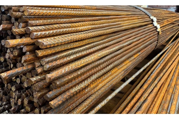ARCELOR - Barre de fer torsadé diamètre 14mm, longueur 6m