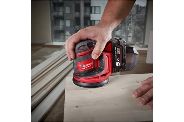 Ponceuse excentrique Milwaukee Fuel Ø125 mm 18v ( Machine seule )