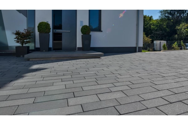 KANN Pavé déco Adina anthracite mix lisse/grenaillé pose linéaire, ép. 8 cm