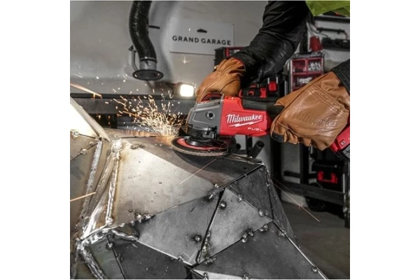 Meuleuse Milwaukee Fuel ONEFSAGXPDB 125 mm 18v + Coffret Hd-box