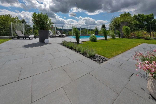 KANN Dalle Xera Béton+ structuré anthracite nuancé 60x60x5cm