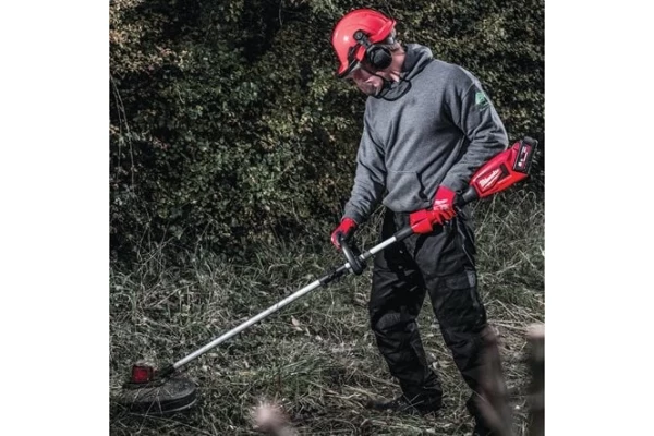 Coupe bordures Milwaukee 18v ( Machine seule )