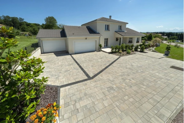 KANN Pavé La Tierra muschelkalk nuancé béton lisse pose linéaire 8 cm